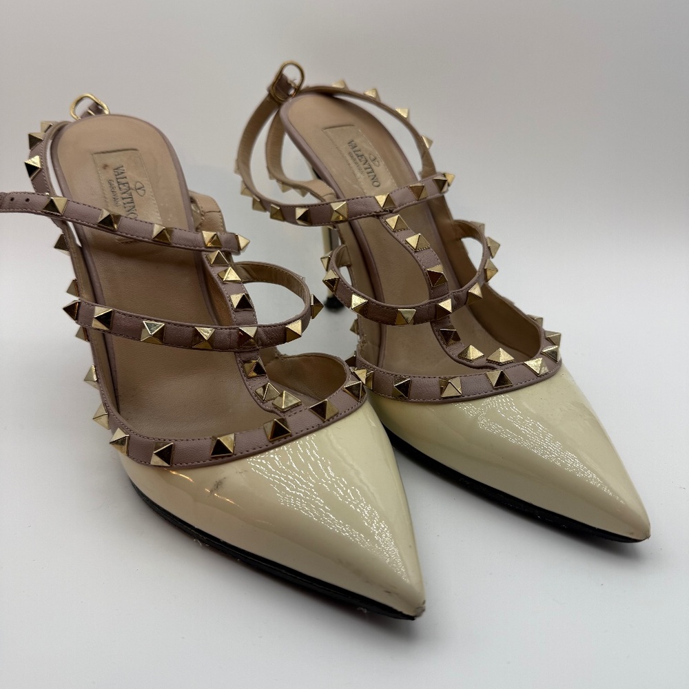 VALENTINO ROCKSTUD WHITE 100MM SLING BACK PUMPS SIZE 40.5